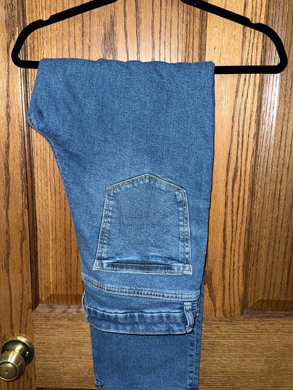 AE Strigid Curvy Ripped Mom Jean